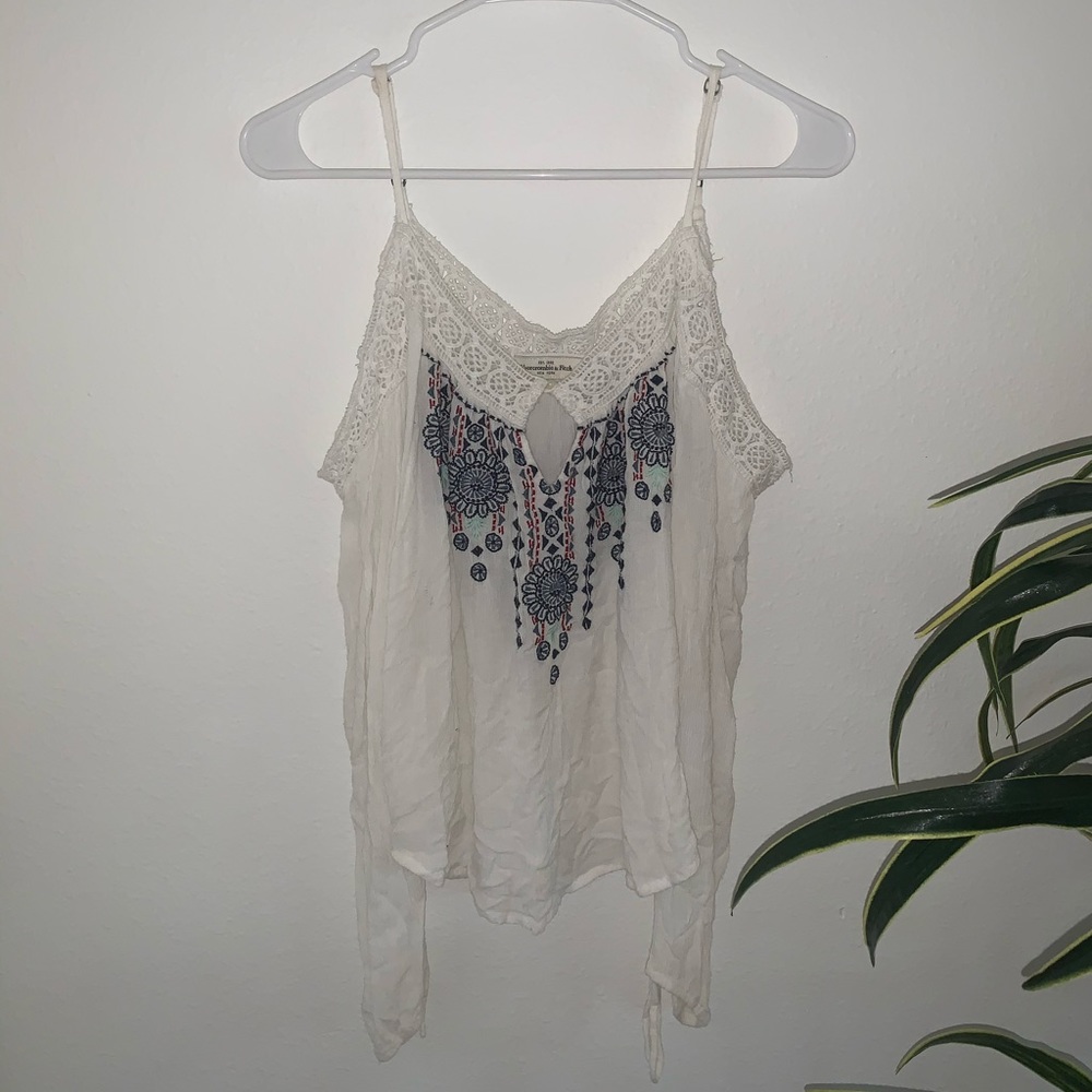 abercrombie & fitch embroidered cold shoulder top